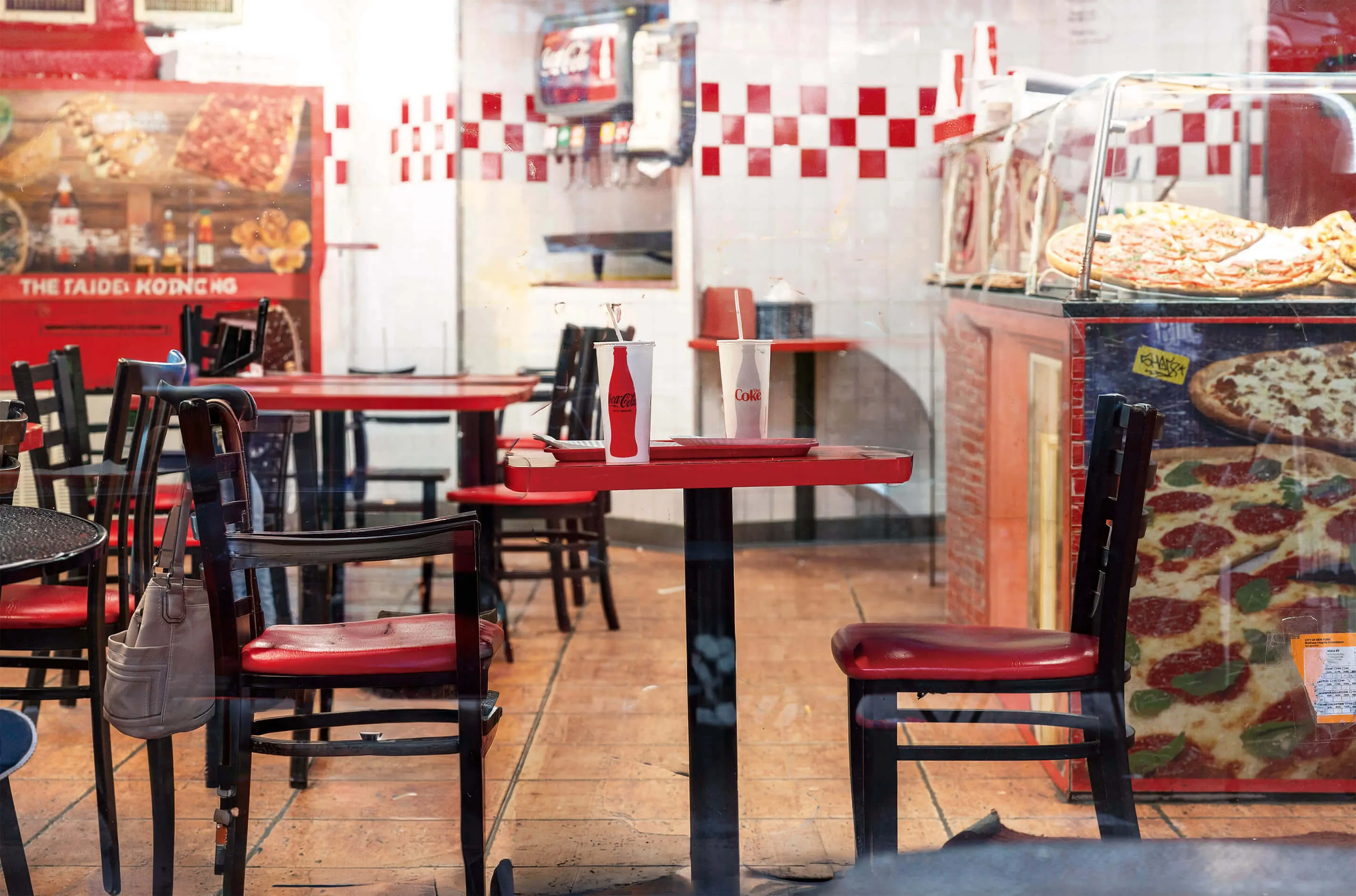 エレノアってグレイト メインビジュアル背景