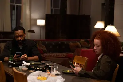 ロジャーとニナ 食事のシーン